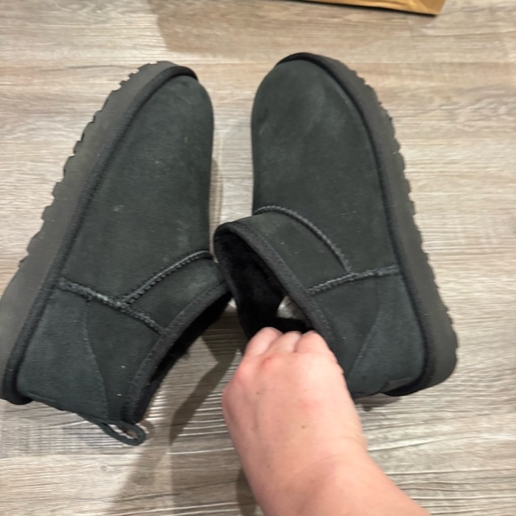 UGG Classic Ultra Mini Black Boots - Picture 9 of 13